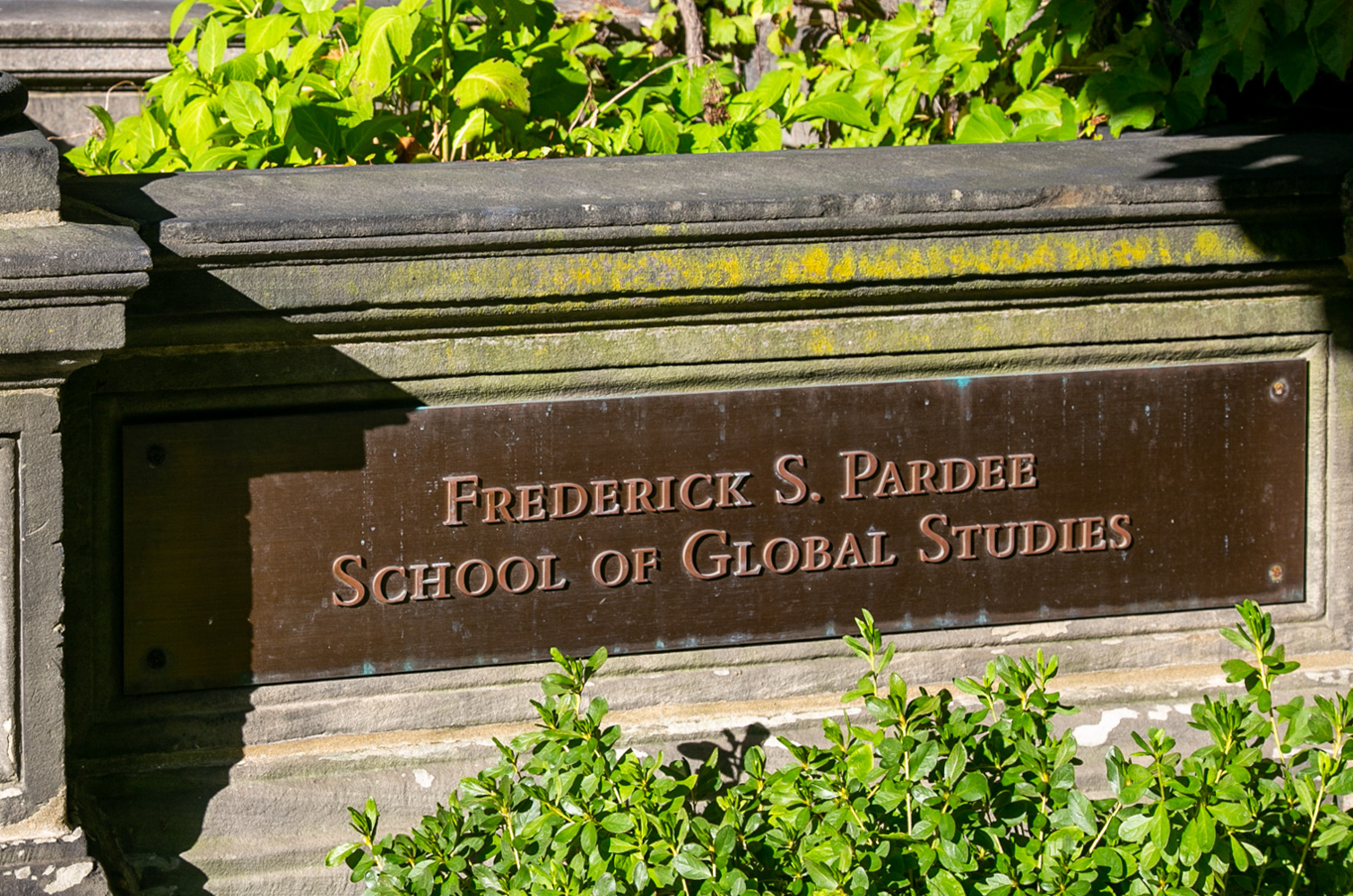 “Frederick S. Pardee全球研究学院”的牌匾